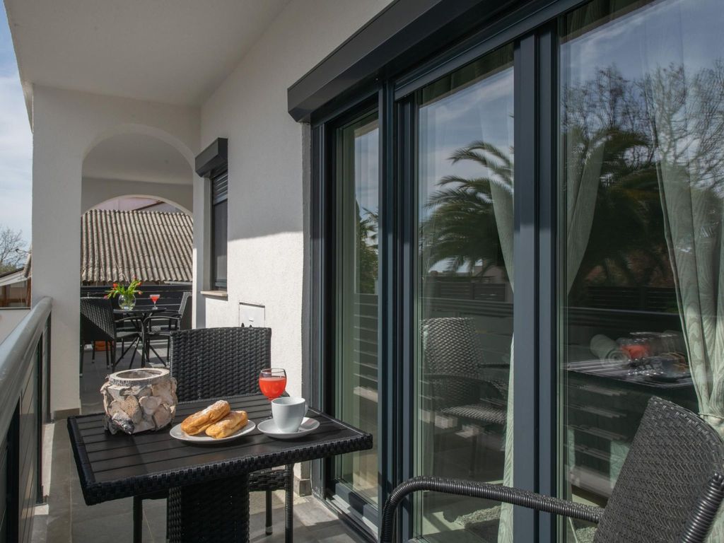 Villa Lili Apt 2 450 m vom Strand entfernt
