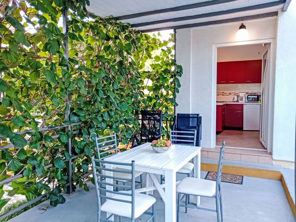 Anwesen "Krasno" mit Terrasse