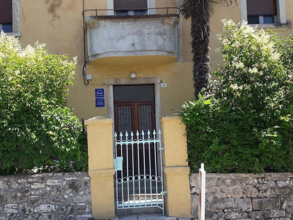 Apartment in Rovinj with terrace and garden