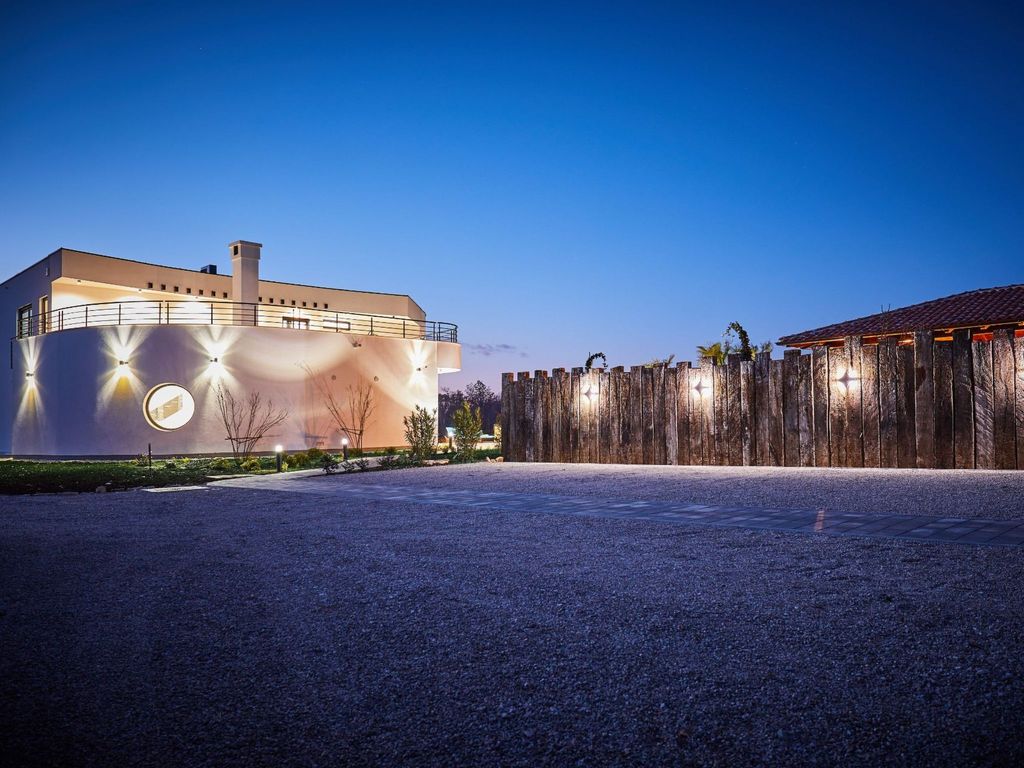 Sommer 'Villa La Dominika
