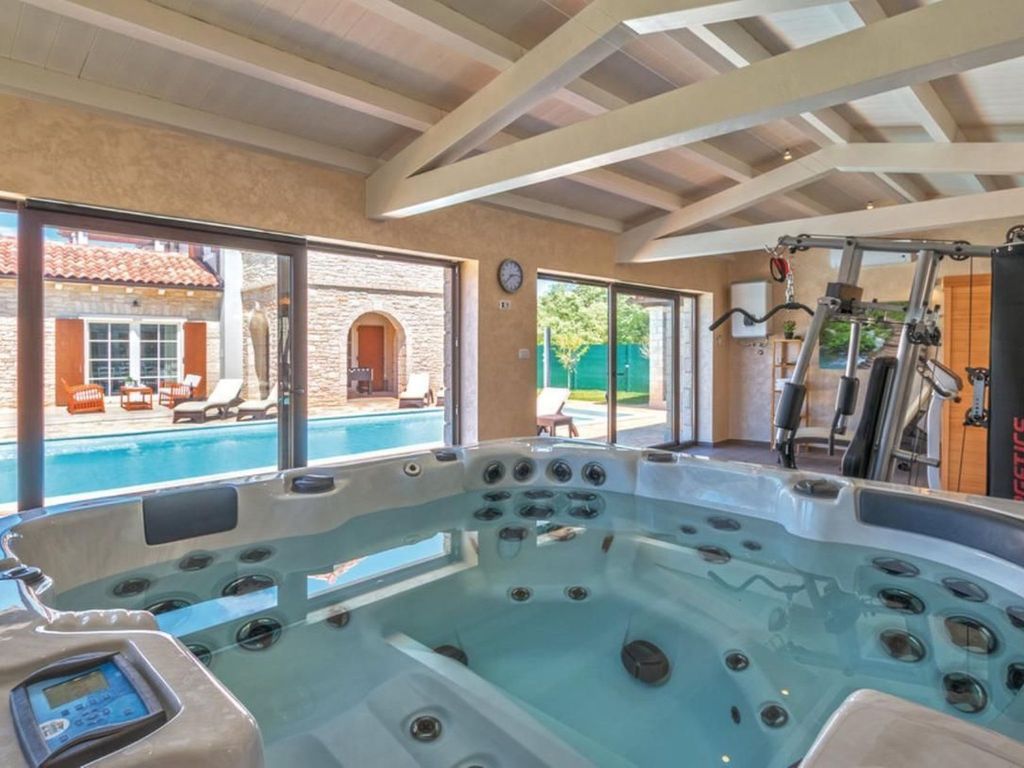 mit Whirlpool und Sauna