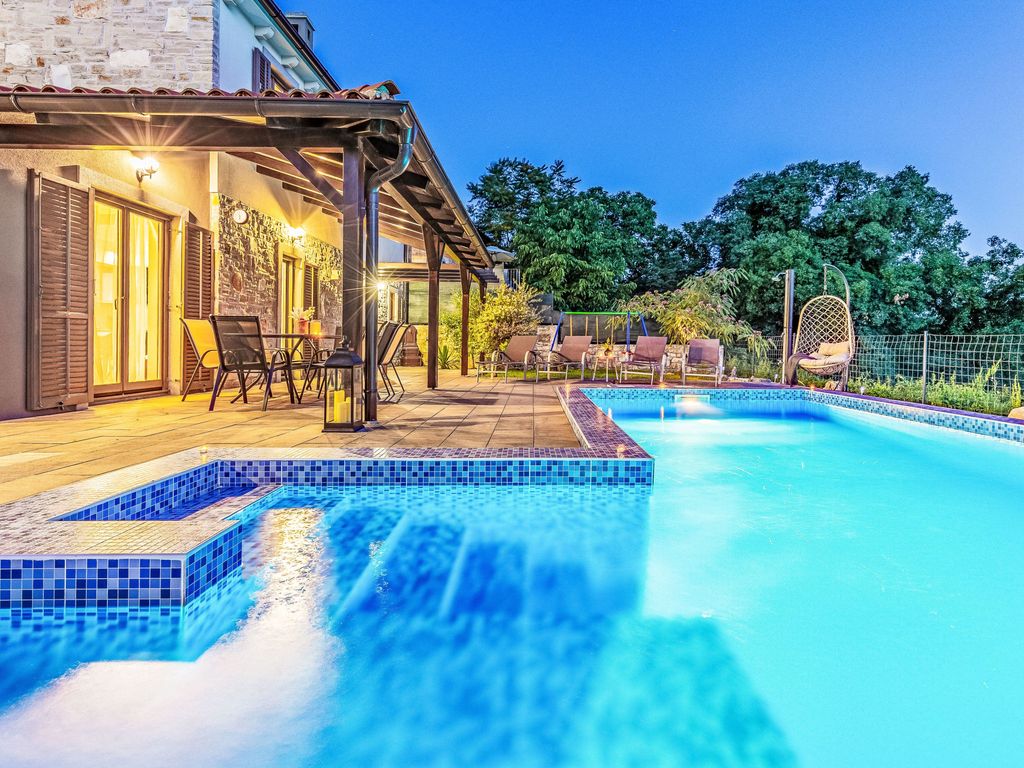 "Casa Lea Istriana" with pool and whirlpool