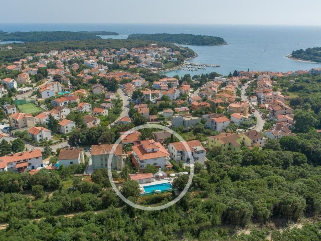 Appartement in Pjescana Uvala mit Großer Terrass