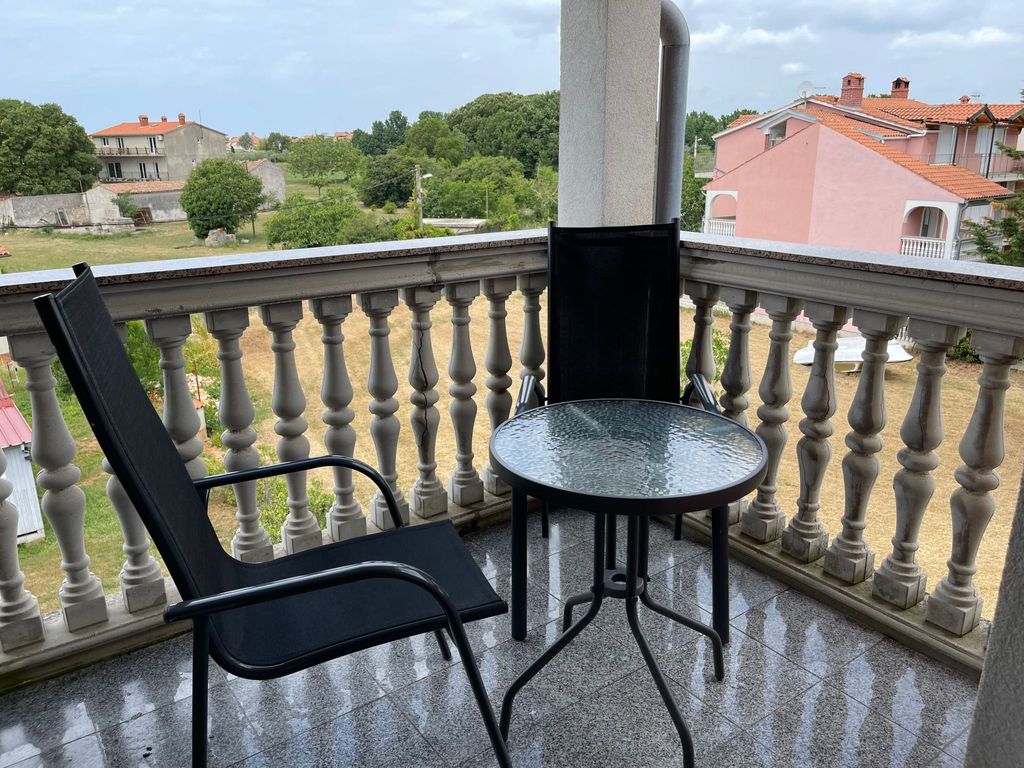 Appartement in Fažana mit Garten und Grill