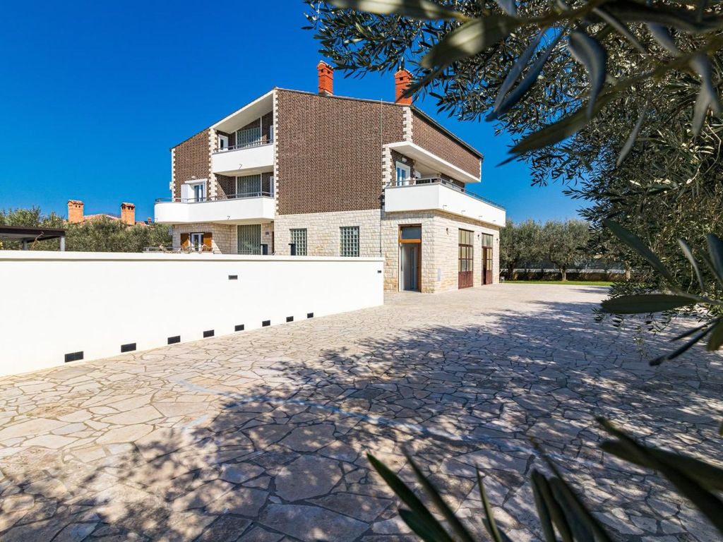 Ferienvilla "Villa Berg" mit privatem Pool