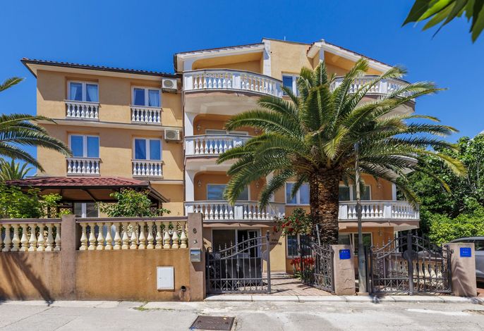 Villa Canaria studio