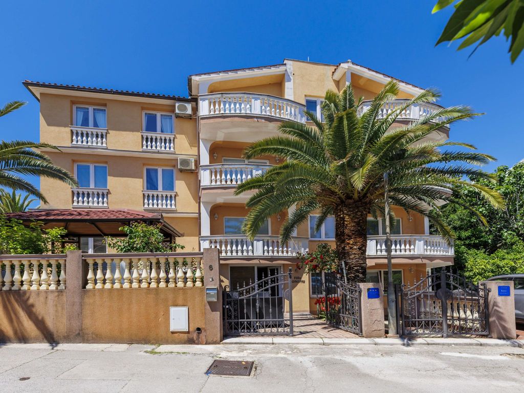 Villa Canaria studio