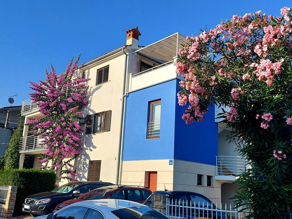 Geräumige charmante Wohnung in der Nähe des Meeres