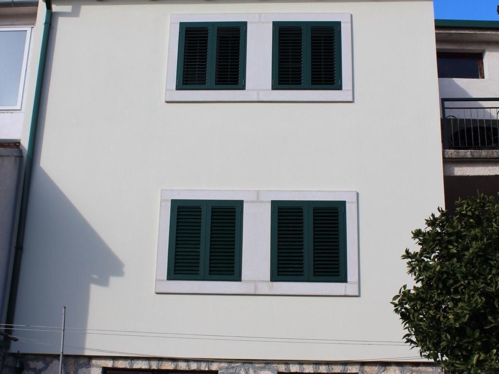 Appartement in Stoja mit Möbliertem Balkon