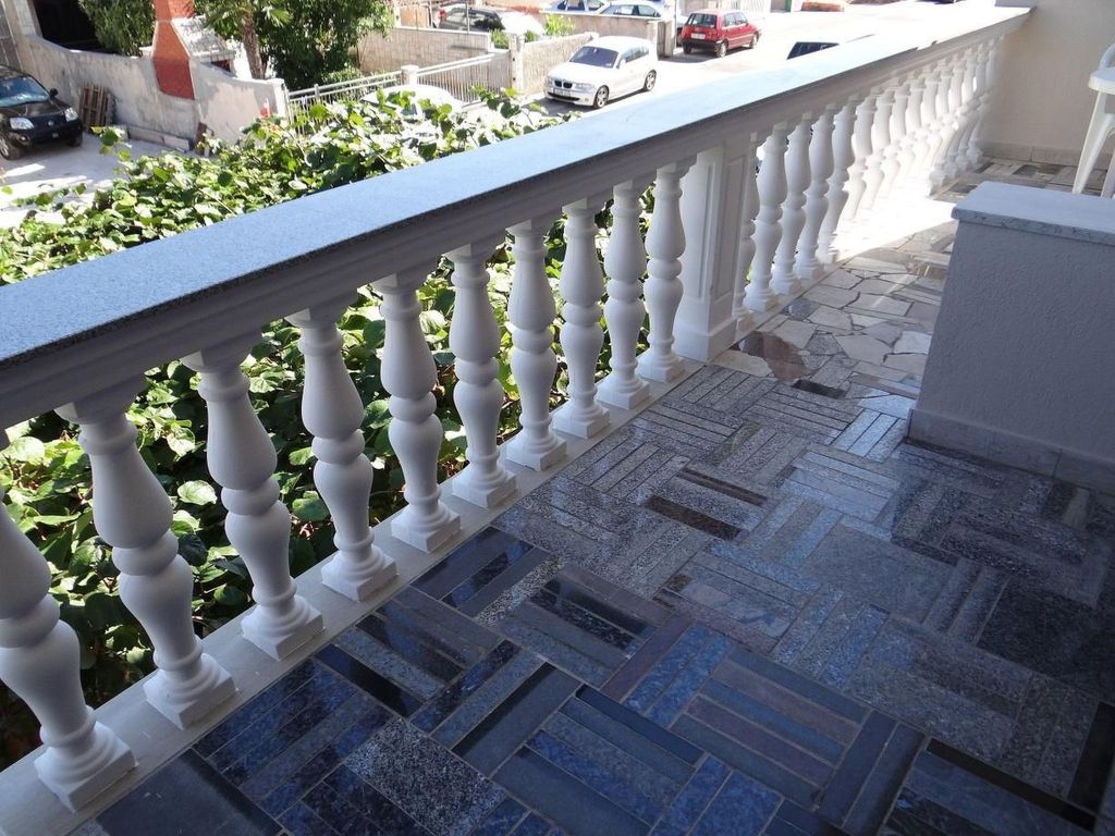 Appartement mit Balkon