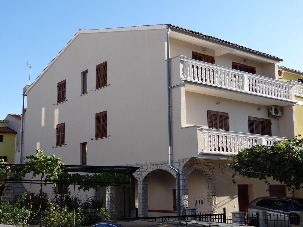 Appartement mit Balkon