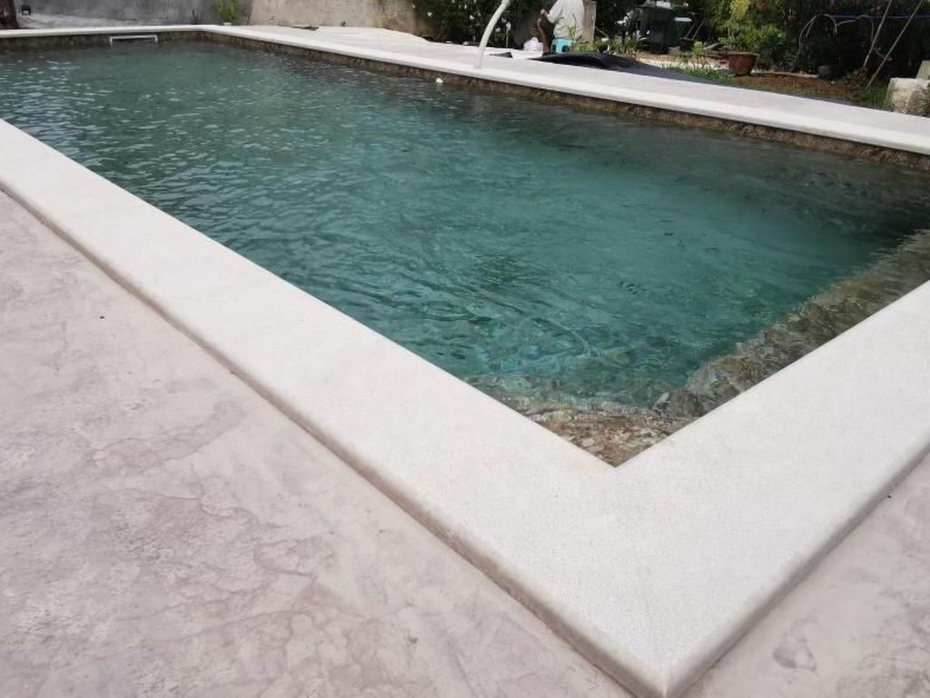 "Eti and Mia" mit Pool