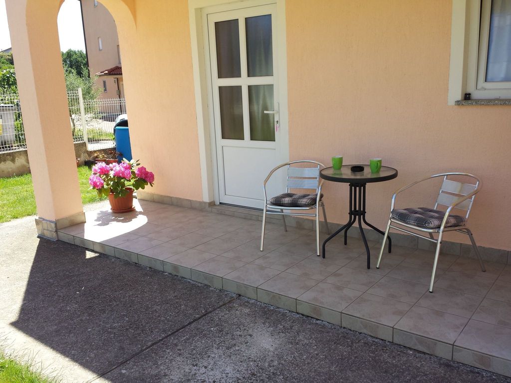 Appartement in Banjole mit Terrasse und Garten