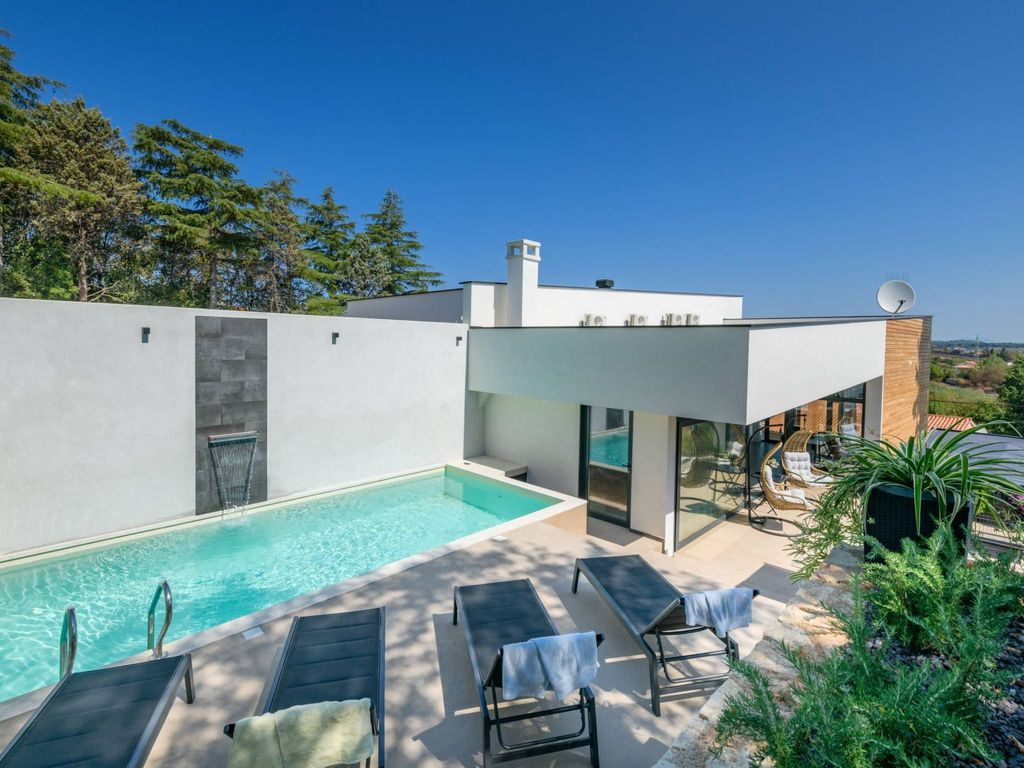 in Vintijan mit Privatem Pool