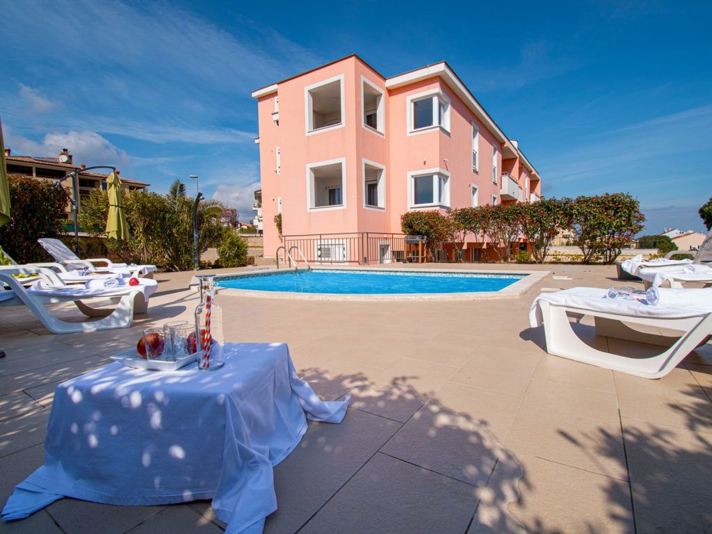 Apartment Lotus Pool Apartmani