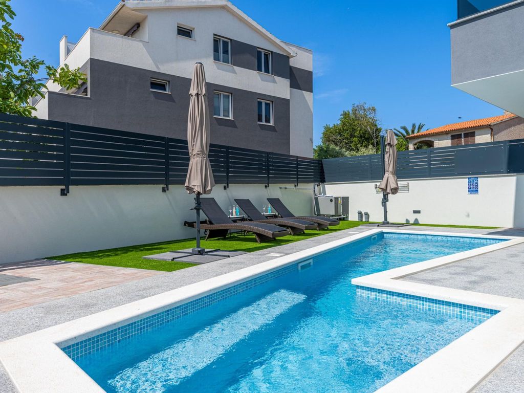 Apartment Rose mit privatem Pool