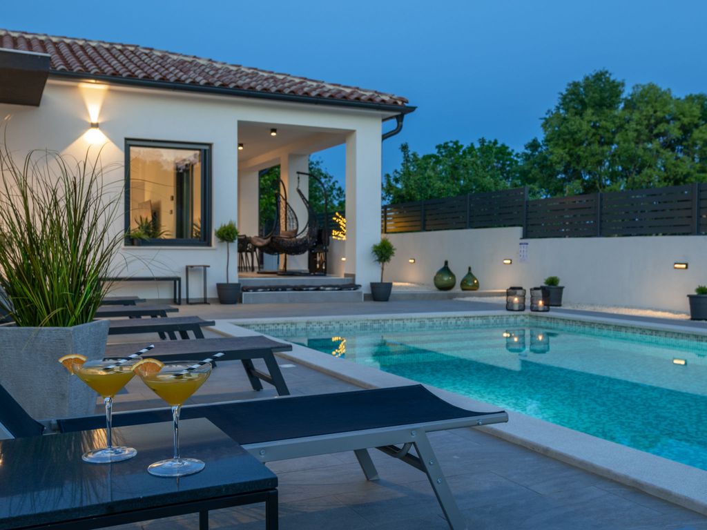 Villa M