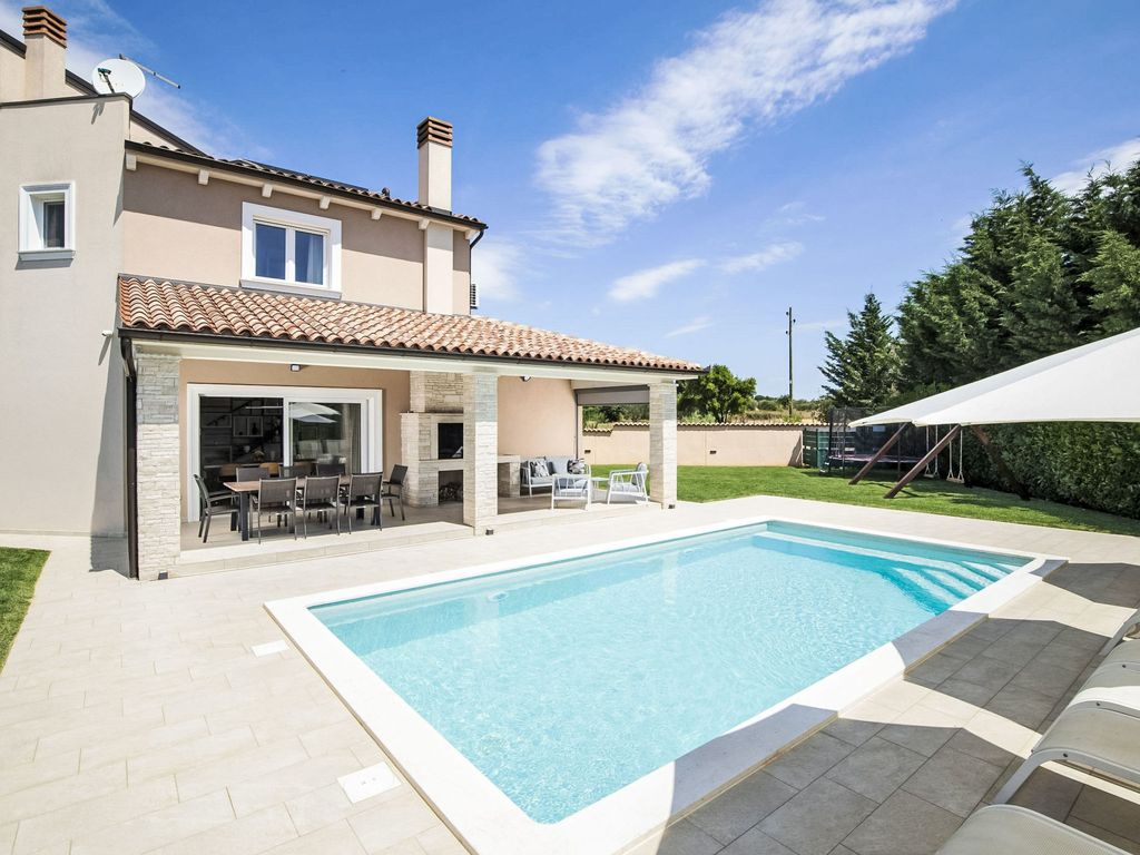 Villa Magica