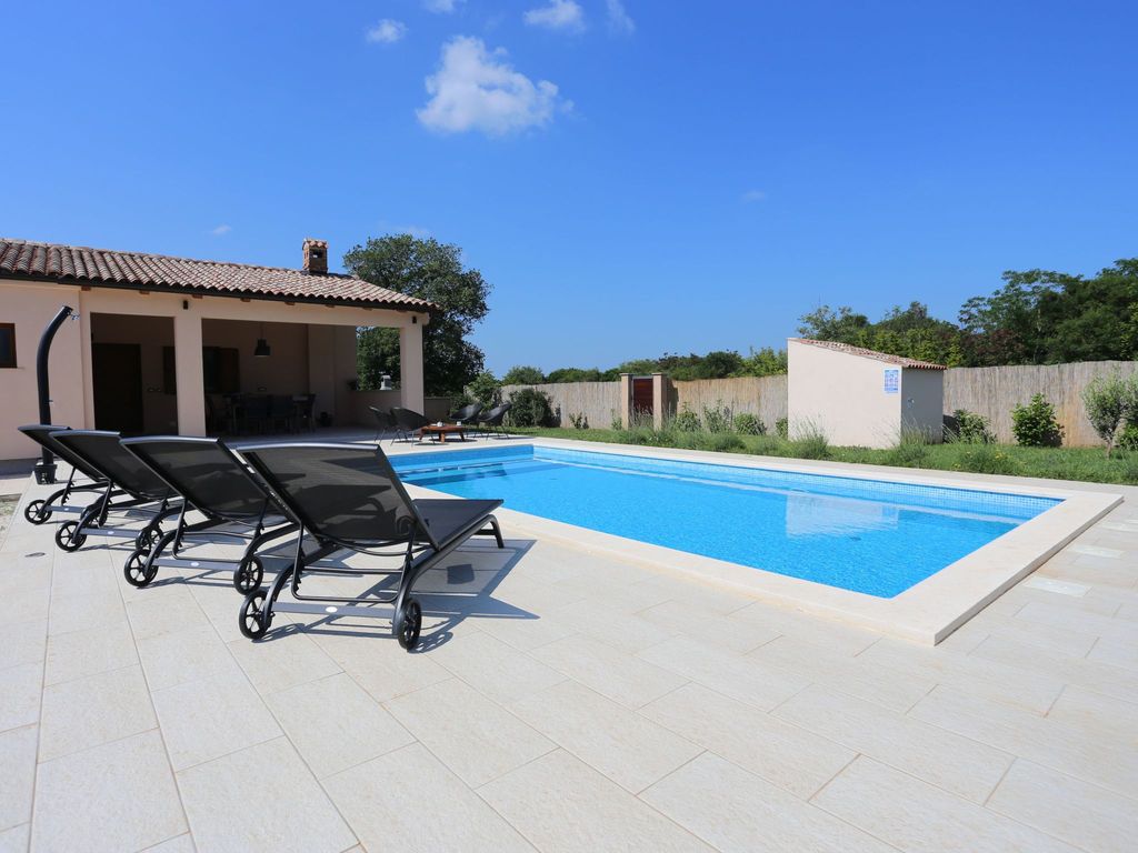 Haus Nina mit beheiztem Schwimmbad