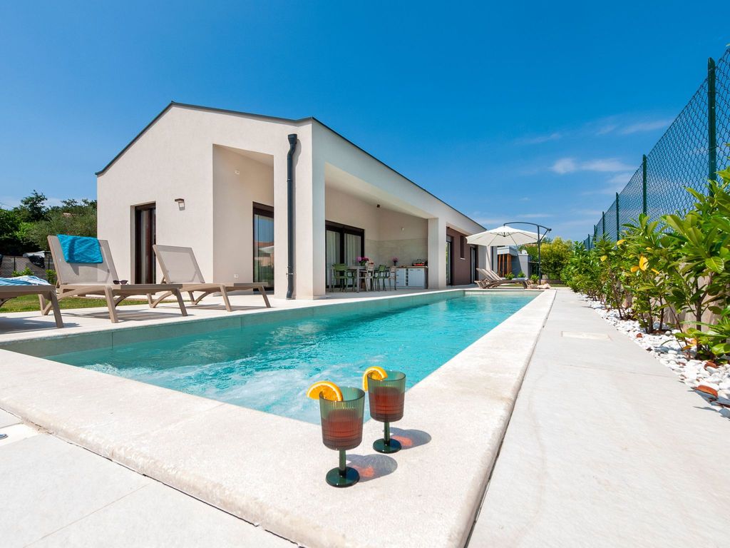 Echo villa, Istra, Pool Jacuzzi, BBQ, Haustierfreundlich