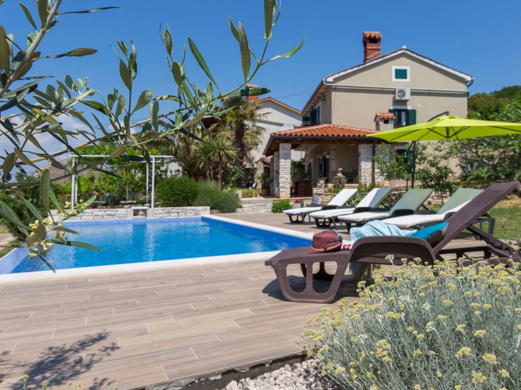 Tonina house