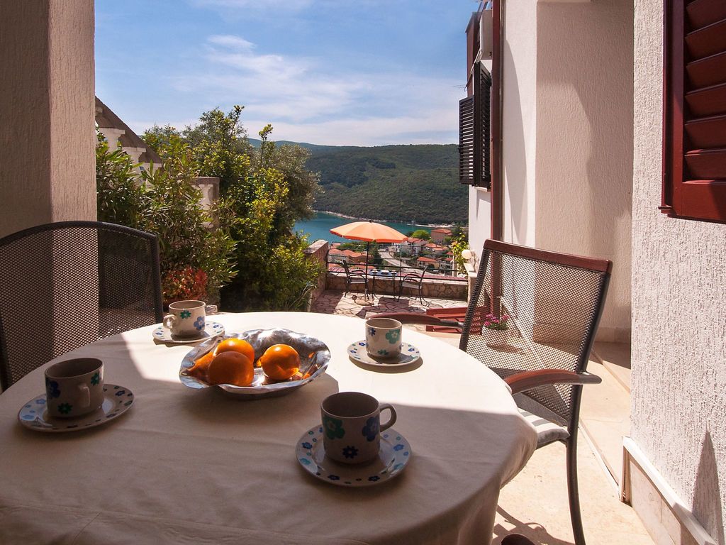 "Olia Green" mit Terrasse