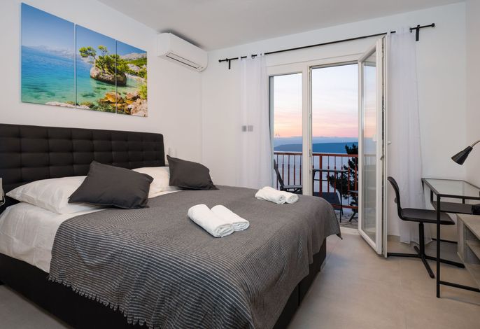 Luxury Seaview Apartment .1