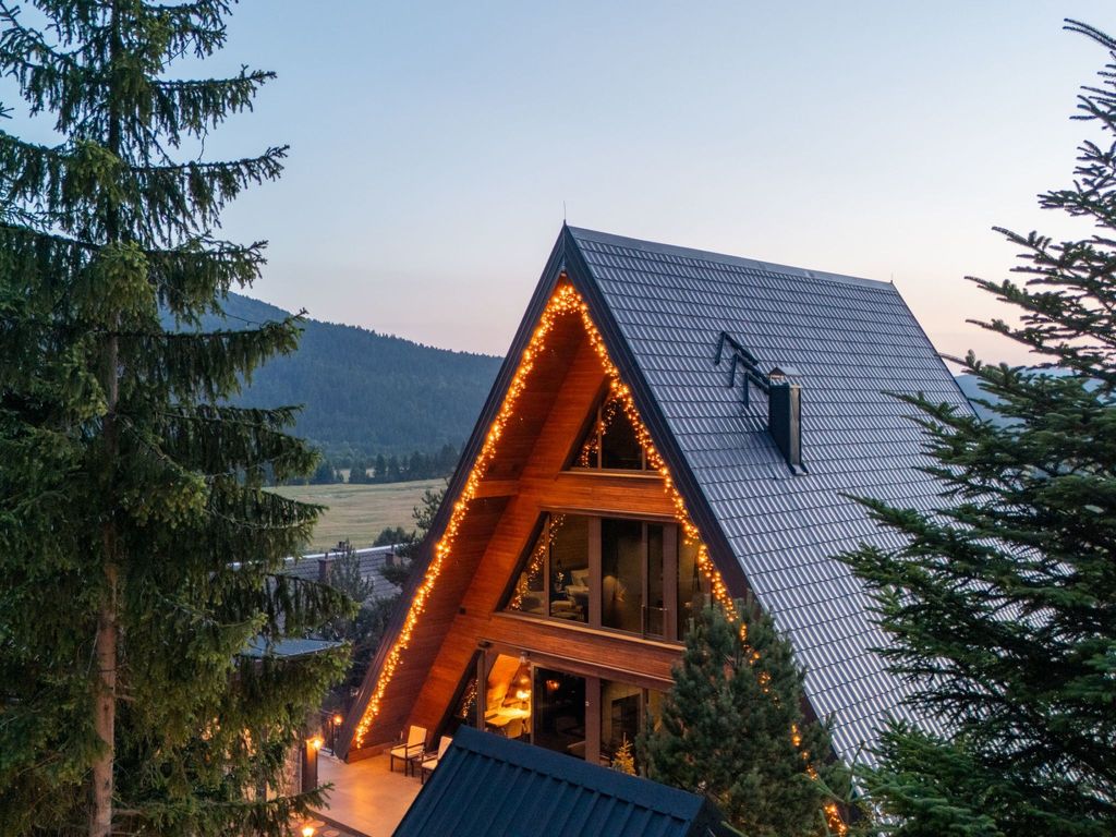 Chalet "Forest Hill" mit Hallenbad