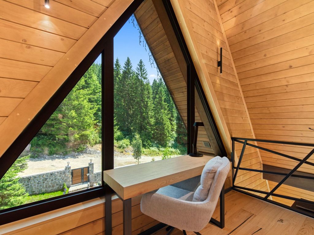 Chalet "Forest Hill" mit Hallenbad