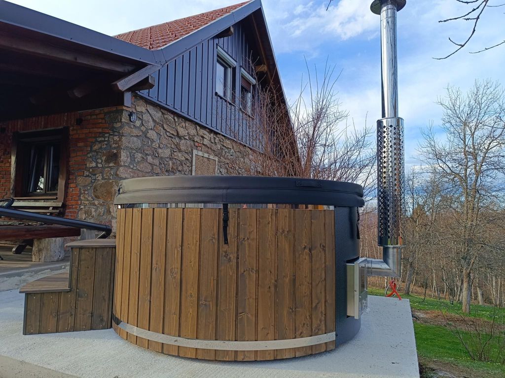 Haus in Sleme Skradsko mit Whirlpool und Parkplatz