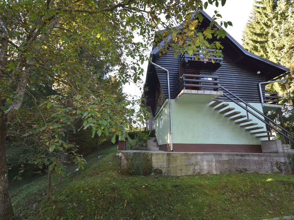 mit Terrasse, Grill und Garten