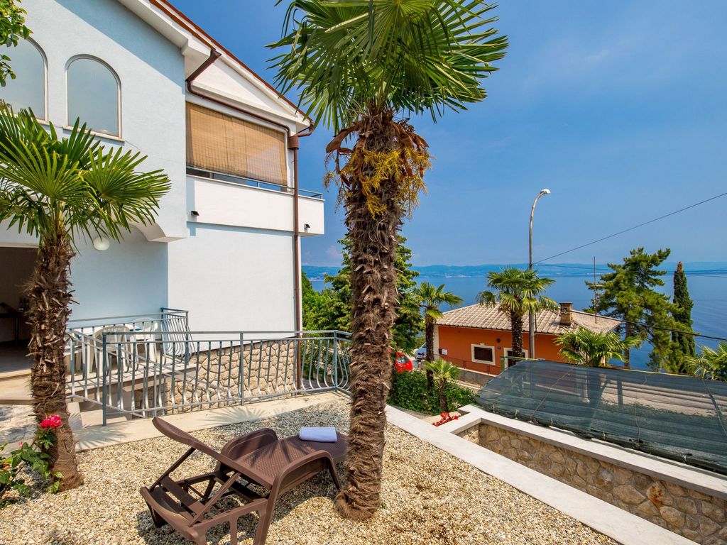 Wohnung in Obrs mit Kleiner Terrasse und Meerbli