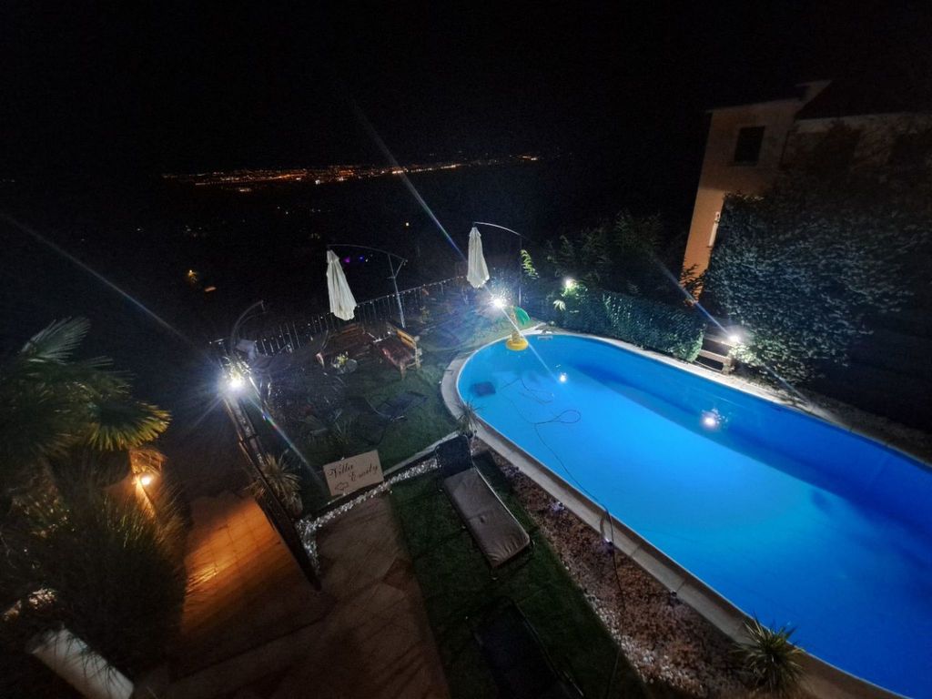 Wohnung in der Villa Emily mit herrlichem Meerblick
