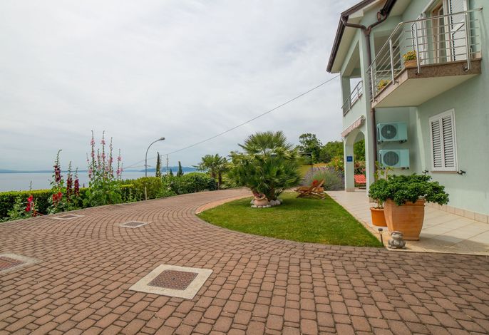 Wohnung mit Terrasse