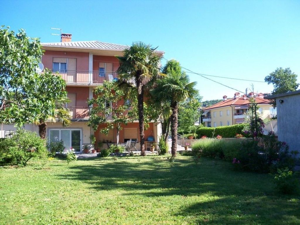 Wohnung mit Terrasse