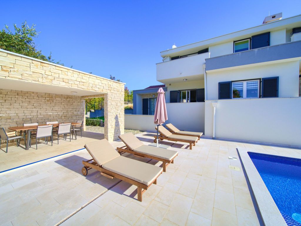 Villa "Adria" mit Garten, Grill und Terrasse