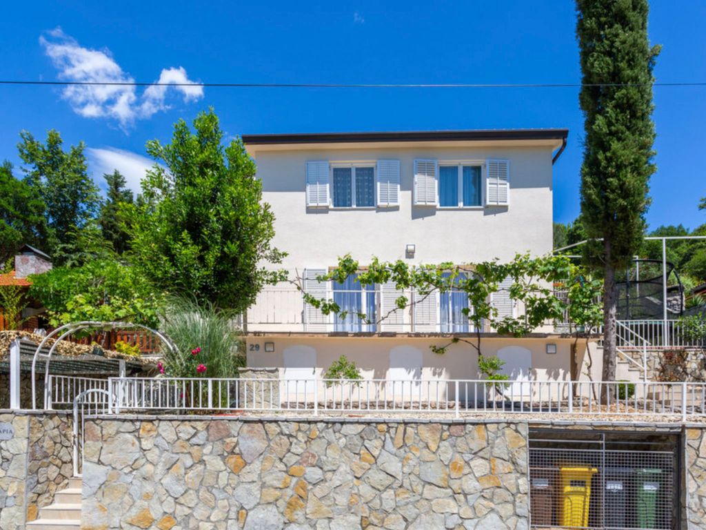 "Apia house" mit privatem Pool