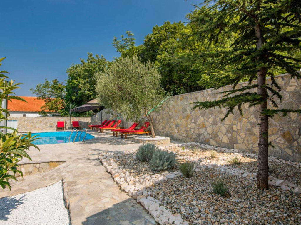"Apia house" mit privatem Pool