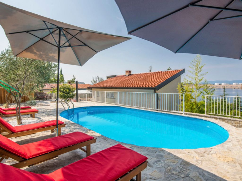 "Apia house" mit privatem Pool