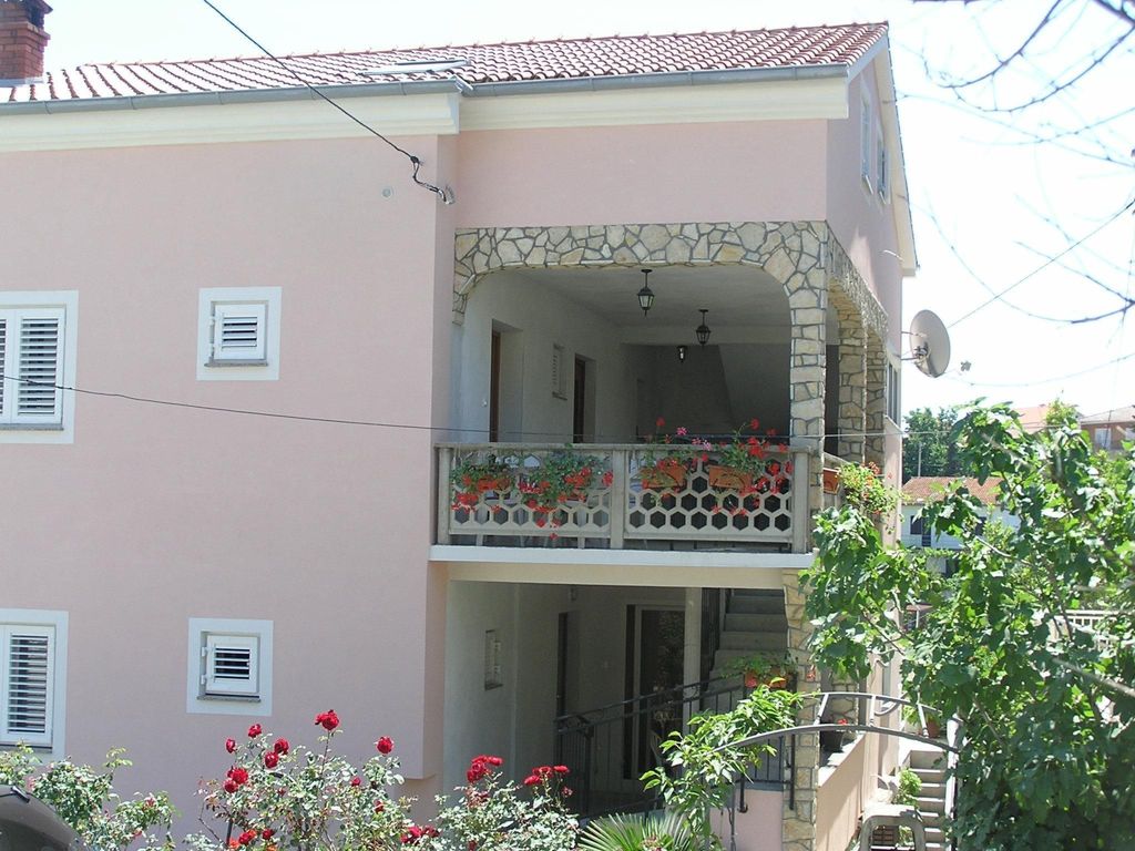 Zwei-Zimmer-Wohnung Radosav