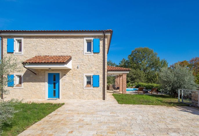 Romantische Villa mit Pool, umgeben von Natur – Foto 4