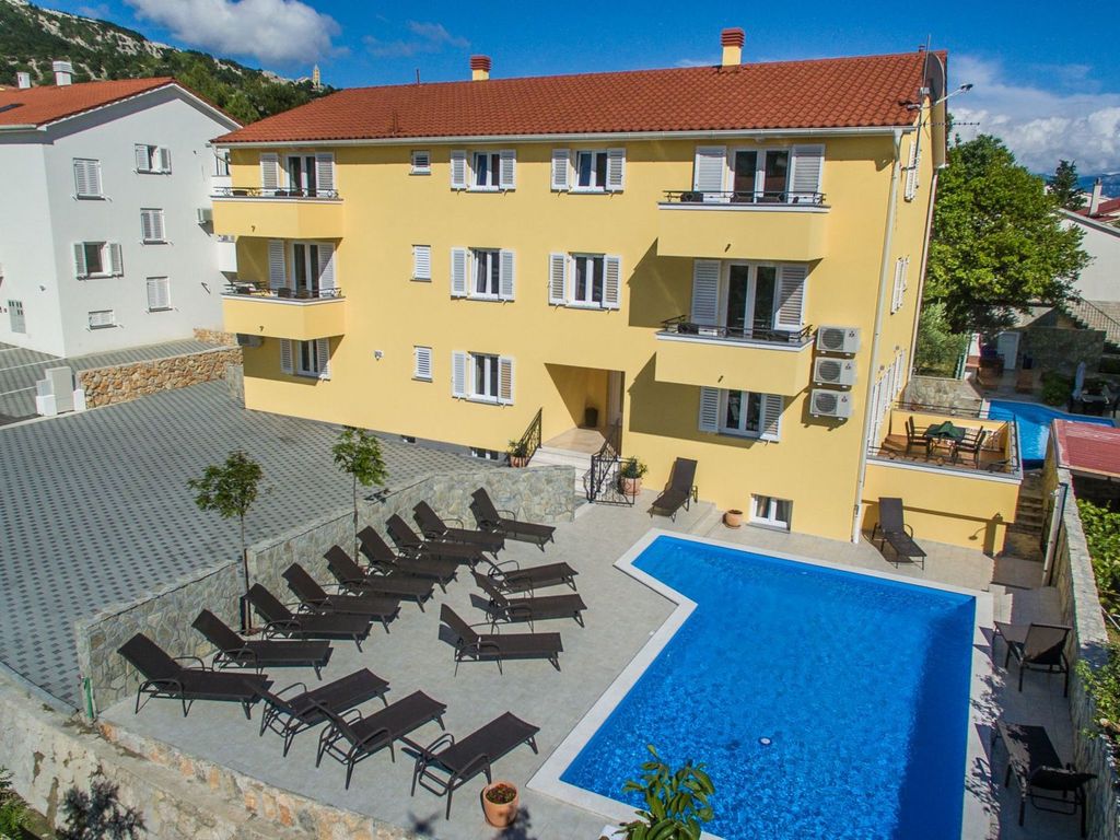 Gemütliche Ferienwohnung in Baška mit gemeinsamem Pool und Grill