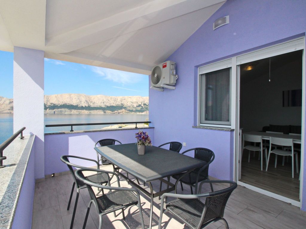 in Baška mit Eigenem Balkon