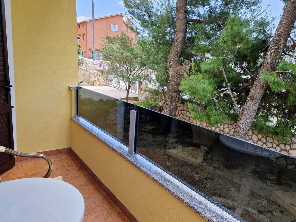 in Baška mit Eigenem Balkon