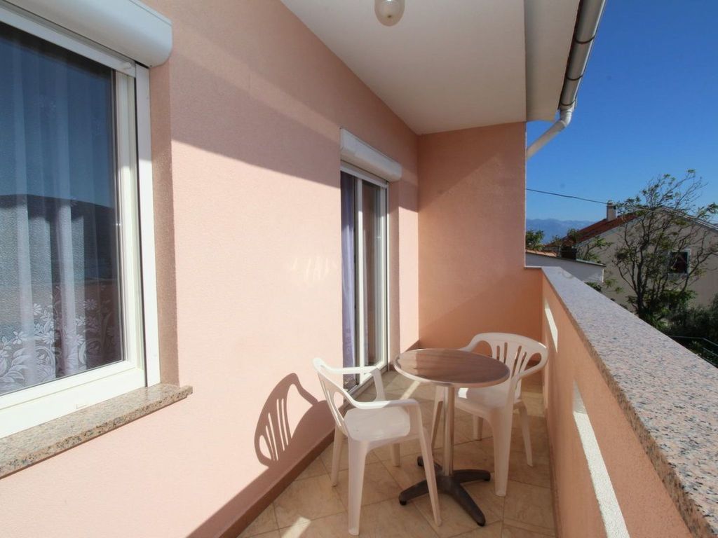 in Baška mit Eigenem Balkon