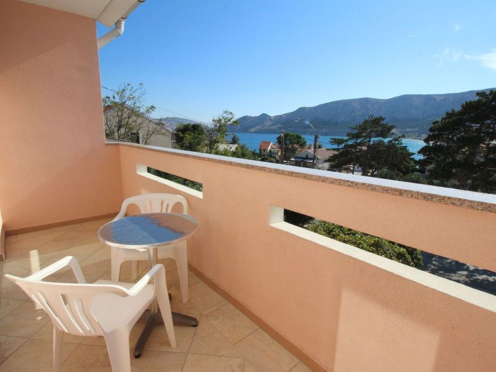 in Baška mit Eigenem Balkon