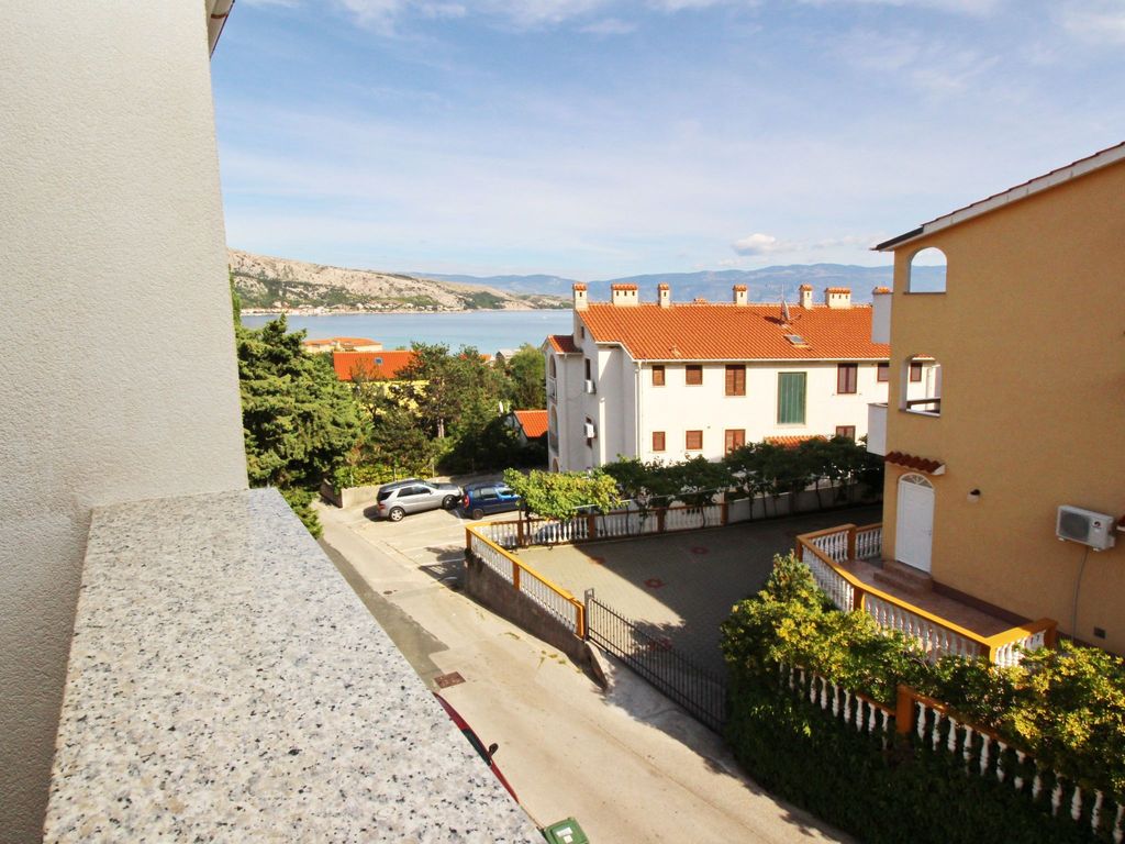 in Baška mit Eigenem Balkon