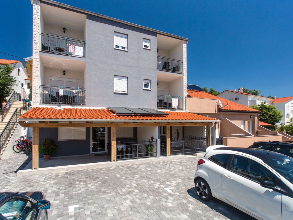 Nettes Appartement in Baška mit Eigenem Balkon