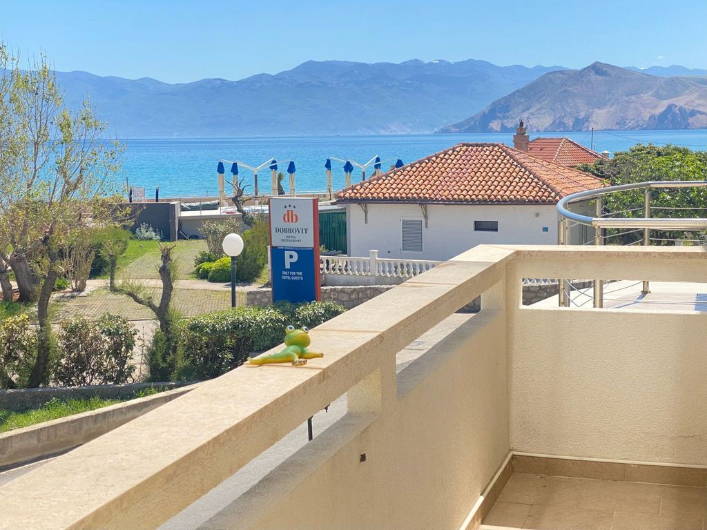 in Baska in der Nähe von Strand