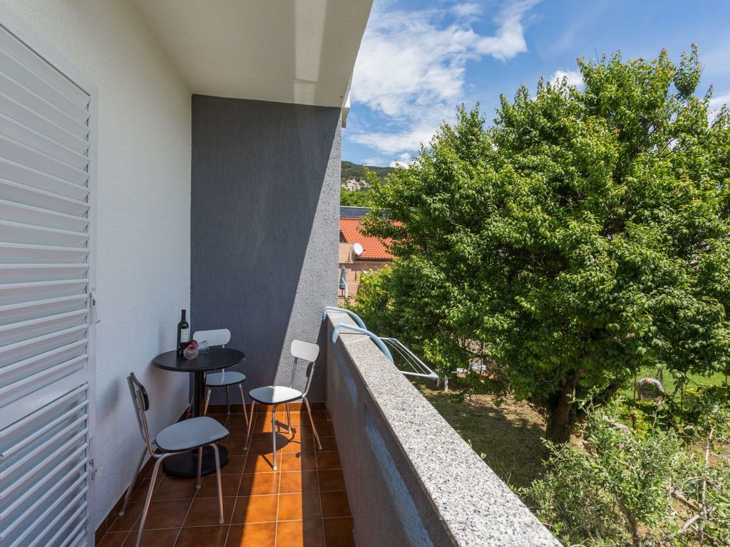 Charmantes Appartement in Baška mit Eigenem Balkon